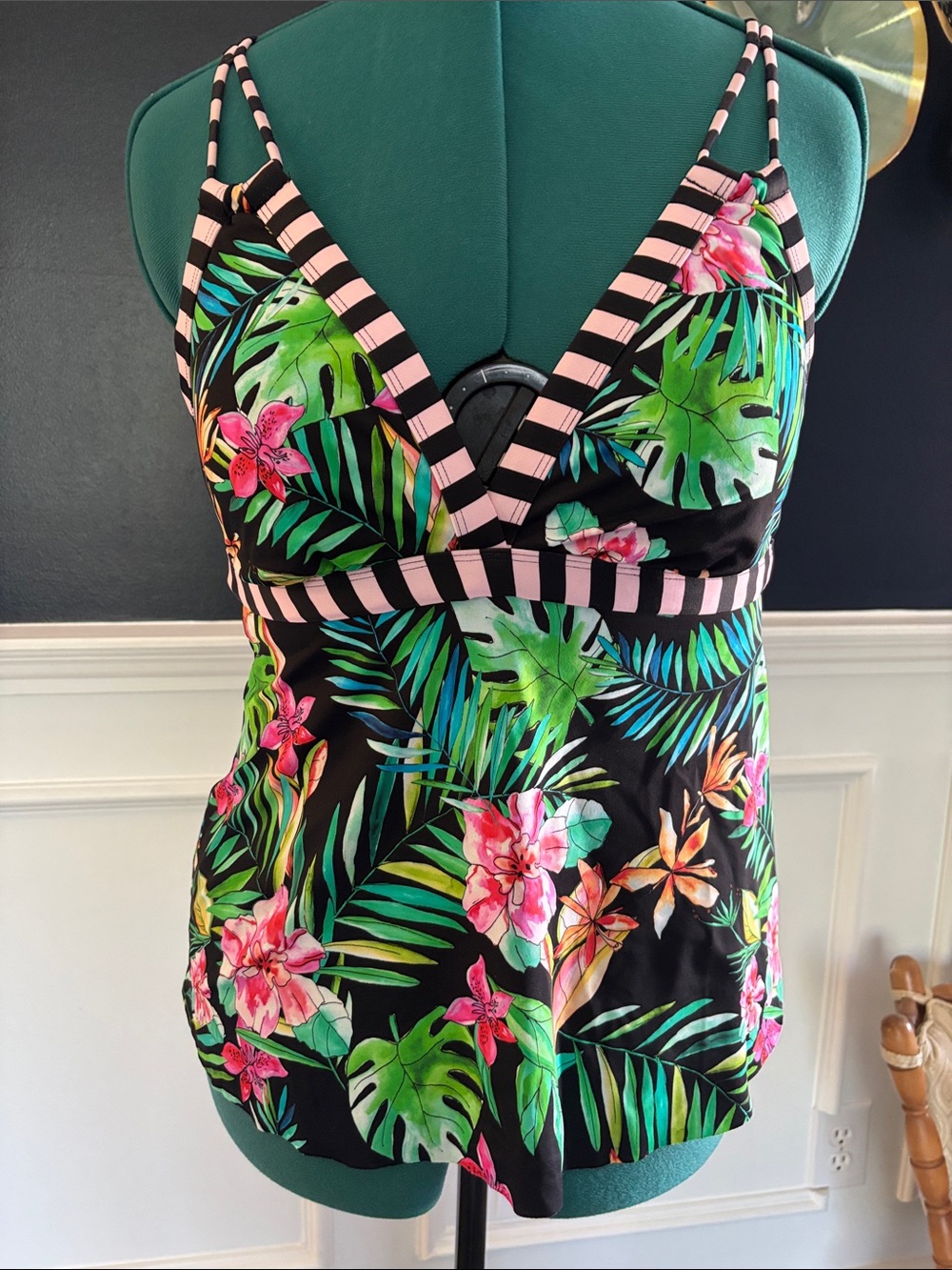 Swimsuits For All Black Tropical Floral One-Piece Swim Tankini Top
